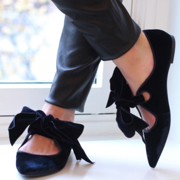 Tory Burch Shoes - Tory Burch Black Velvet Bow Clara Flats Size 6.5